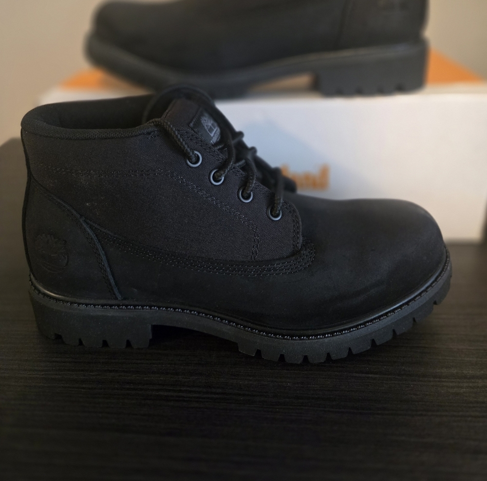Mens Timberland Premium Mid Lace Chukka Boot Black Nubuck Size 7 New